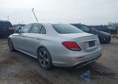 2017 Mercedes-Benz E 300 4Matic z USA, uszkodzony, nr VIN WDDZF4KB0HA091682